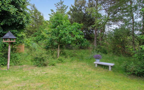 Flora - 150M from the Sea: Hus, Hjem, Boligområde, Tag, Sommerhus, Land Lot, Estate, Gård, Have, Sidespor