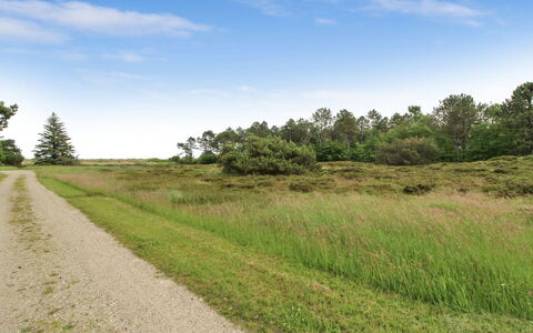 Flora - 150M from the Sea: Hus, Hjem, Boligområde, Tag, Sommerhus, Land Lot, Estate, Gård, Have, Sidespor