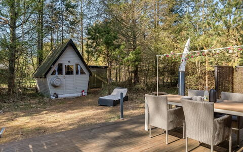 Susannah - from the Sea: Træ, Sommerhus, Land Lot, Have, Backyard, Sidespor, Garden Bygninger, Gård, Bjælkehytte, Landscaping