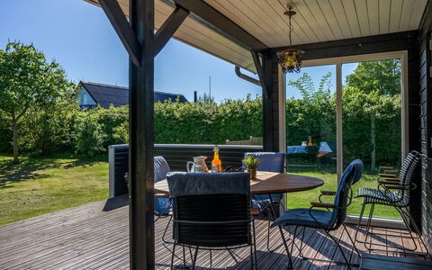 Gunhil - 200M from the Sea: Svømmepøl, Udendørs Møbler, Møbel, Udvej, Flise, Eco Hotel, Skygge, Stol, Fritid, Estate