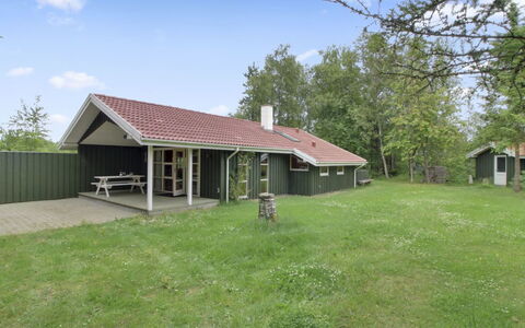 Gerasim - 400M from the Sea: Hus, Hjem, Tag, Sommerhus, Lawn, Estate, Stuehus, Gård, Sidespor, Garden Bygninger