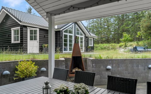 Lilie - 270M from the Sea: Tag, Hjem, Udendørs Møbler, Skygge, Sommerhus, Have, Veranda, Sidespor, Udendørs Struktur, Gård
