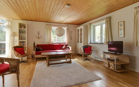 Eina - 250M from the Sea: Tækning, Sommerhus, Hus, Tag, Hjem, Stuehus, Hytte, Estate, Landsby