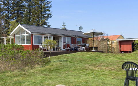 Ingold - 50M from the Sea: Tag, Hus, Land Lot, Hjem, Sommerhus, Estate, Garden Bygninger, Skygge, Bjælkehytte, Landscaping