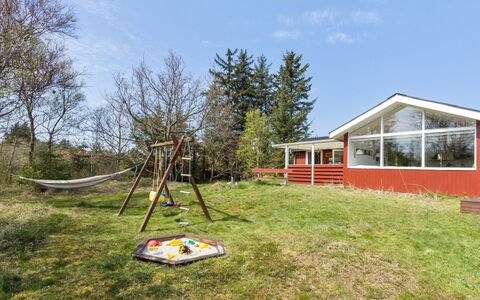 Ingold - 50M from the Sea: Tag, Hus, Land Lot, Hjem, Sommerhus, Estate, Garden Bygninger, Skygge, Bjælkehytte, Landscaping