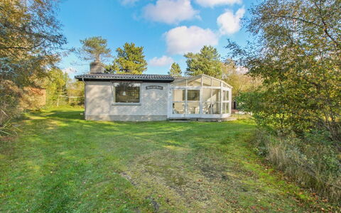 Herly - 50M from the Sea: Boligområde, Tag, Forstad, Indkørsel, Estate, Skorsten