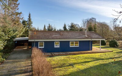 Steinunn - 1.5Km from the Sea