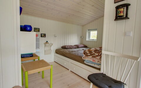 Fleur - 50M from the Sea: Gulvbelægning, Indretning, Etage, Møbel, Træ, Loft, Soveværelse, Værelse, Seng, Trægulve