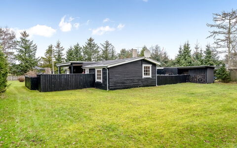 Daliborka - 600M from the Sea: Svømmepøl, Udendørs Møbler, Møbel, Udvej, Flise, Eco Hotel, Skygge, Stol, Fritid, Estate