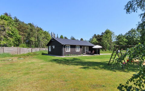 Ingalise - 500M from the Sea: Hus, Sommerhus, Hjem, Tag, Lawn, Stuehus, Estate, Garden Bygninger, Have, Gård