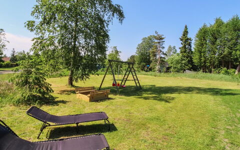 Ingalise - 500M from the Sea: Træ, Græs, Busk, Have, Land Lot, Græs-, Almindeligt, Lawn, Eng