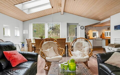 Sigfred - 1.5Km from the Sea: Møbel, Indretning, Couch, Træ, Loft, Stue, Gulvbelægning, Belysning, Værelse, Etage