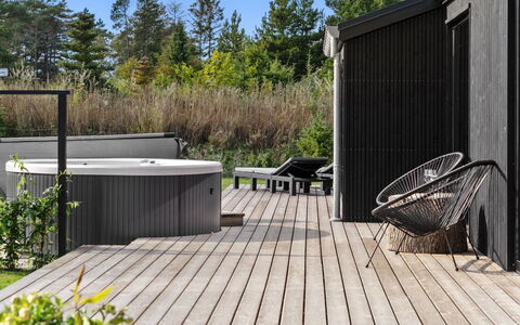 Sinna - from the Sea: Træ, Hjem, Veranda, Dæk, Hårdttræ, Tag, Bejdse, Trægulve, Eco Hotel
