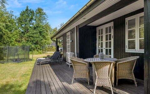Sunaj - from the Sea: Tag, Hus, Hjem, Sommerhus, Sidespor, Estate, Indkørsel, Garden Bygninger, Gård, Skur