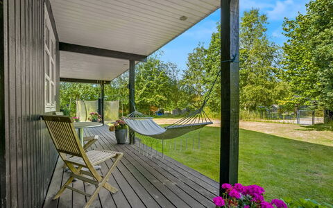 Sunaj - from the Sea: Tag, Hus, Hjem, Sommerhus, Sidespor, Estate, Indkørsel, Garden Bygninger, Gård, Skur