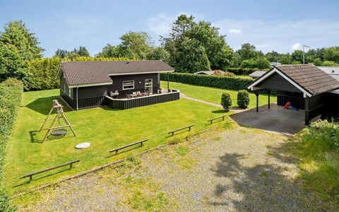 Karstina - 1Km from the Sea: Hus, Tag, Hjem, Sommerhus, Lawn, Estate, Stuehus, Have, Gård, Garden Bygninger