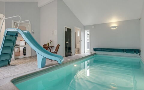 Karstina - 1Km from the Sea: Fritid, Reklame, Parkere, Banner, Skilt, Sti