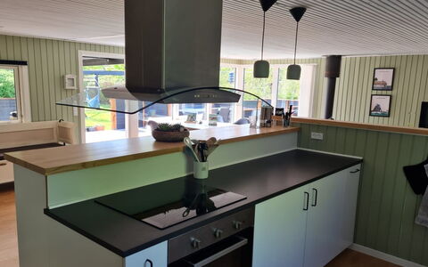 Matz - 350M from the Sea: Træ, Indretning, Gulvbelægning, Countertop, Køkken, Belysning, Etage, Loft, Møbel, Lysarmatur
