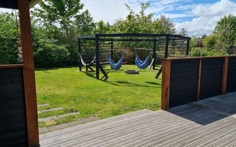 Matz - 350M from the Sea: Træ, Hårdttræ, Skygge, Bejdse, Planke, Dæk, Have, Trægulve, Backyard, Gård