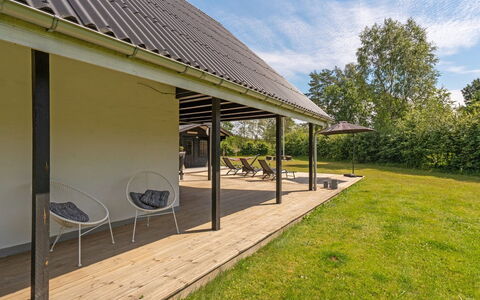 Edith - 1Km from the Sea
