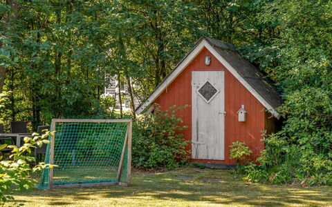 Ane - 1.7Km from the Sea: Blad, Træ, Skur, Land Lot, Garden Bygninger, Landdistrikt, Have, Hytte, Hytte, Backyard