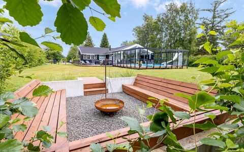 Herta - 700M from the Sea: Have, Land Lot, Skygge, Bunddække, Lawn, Landscaping, Gård, Udendørs Struktur, Eco Hotel, Backyard