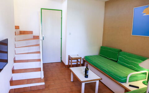 Sainte Maxime 180: Møbel, Ejendom, Bord, Blå, Grøn, Komfort, Bygning, Træ, Indretning, Stue