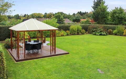 Jyde - 1.5Km from the Sea: Gazebo, Have, Busk, Pavilion, Skygge, Land Lot, Lawn, Backyard, Bunddække