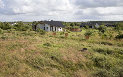 Ullvi - 3.8Km from the Sea: Boligområde, Tag, Forstad, Indkørsel, Estate, Skorsten
