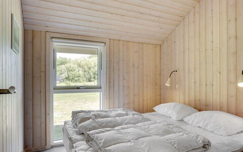 Richard - 4Km from the Sea: Træ, Soveværelse, Loft, Seng, Sengetøj, Sengetøj, Hårdttræ, Planke, Bejdse, Bed Frame