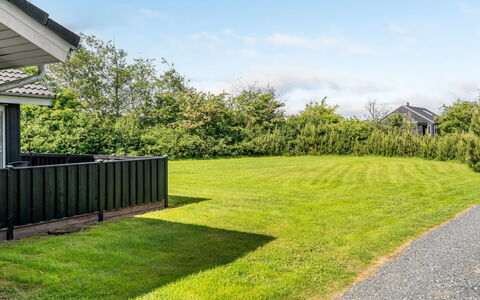 Dorithea - 3.5Km from the Sea: Busk, Land Lot, Have, Lawn, Bunddække, Landscaping, Sommerhus, Eng, Gård, Estate