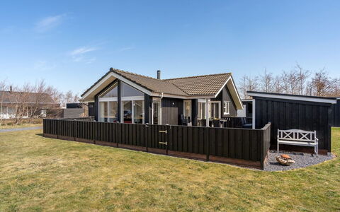 Dorithea - 3.5Km from the Sea: Hjem, Tag, Hus, Sommerhus, Estate, Dør, Veranda, Sidespor, Stuehus, Skygge