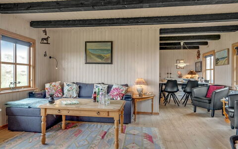 Marite - 200M from the Sea: Hus, Hjem, Dør, Tag, Sommerhus, Estate, Have, Skygge, Sidespor, Gård