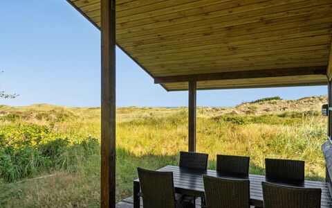 Marite - 200M from the Sea: Hus, Hjem, Dør, Tag, Sommerhus, Estate, Have, Skygge, Sidespor, Gård