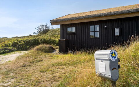 Marite - 200M from the Sea: Hus, Hjem, Dør, Tag, Sommerhus, Estate, Have, Skygge, Sidespor, Gård