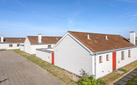 Marjon - 400M from the Sea: Tag, Hjem, Dør, Sommerhus, Skygge, Sidespor, Gård, Estate, Backyard