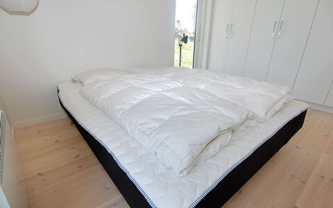 Melinda - 2Km from the Sea: Soveværelse, Seng, Etage, Sengetøj, Sengetøj, Bed Frame, Sengetøj, Møbel, Madras, Trægulve