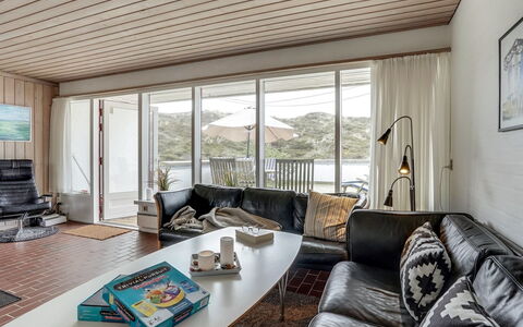 Emiljan - 400M from the Sea: Møbel, Indretning, Couch, Træ, Etage, Gulvbelægning, Loft, Stue, Værelse, Hjem