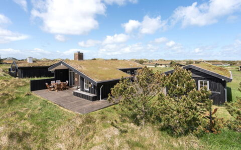Driss - 500M from the Sea: Loft, Gulvbelægning, Indretning, Etage, Kompositmateriale, Møbel, Udvej, Hotel, Design, Dagslys