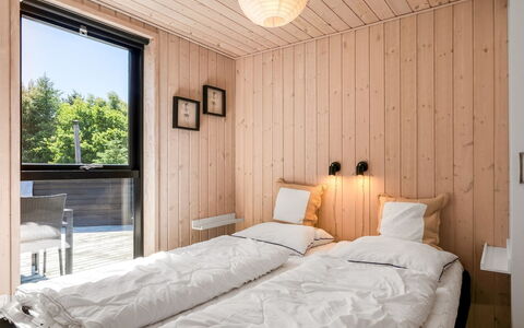 Dyke - 1.5Km from the Sea: Seng, Soveværelse, Træ, Sengetøj, Indretning, Sengetøj, Møbel, Bed Frame, Loft, Etage