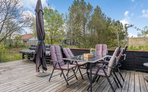 Vladanka - from the Sea: Træ, Hjem, Veranda, Dæk, Hårdttræ, Tag, Bejdse, Trægulve, Eco Hotel