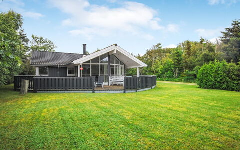 Evelina - 150M to the Fjord: Bygning, Hus, Vindue, Hjem, Tag, Boligområde, Busk, Sommerhus, Land Lot