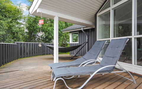 Evelina - 150M to the Fjord: Bygning, Hus, Vindue, Hjem, Tag, Boligområde, Busk, Sommerhus, Land Lot