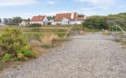 Yorrick - 50M to the Fjord: Træ, Tag, Hus, Sommerhus, Dør, Hjem, Sidespor, Land Lot, Garden Bygninger, Skur