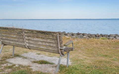 Yorrick - 50M to the Fjord: Blå, Udendørs Bench, Krop Af Vand, Møbel, Udendørs Møbler, Træ, Bænk, Horisont, Hav