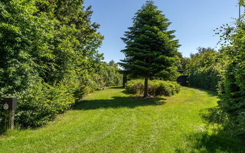 Ludde - 500M to the Fjord: Tag, Hus, Land Lot, Hjem, Sommerhus, Estate, Garden Bygninger, Skygge, Bjælkehytte, Landscaping
