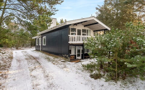 Freda - 100M to the Fjord: Træ, Tag, Hus, Sommerhus, Dør, Hjem, Sidespor, Land Lot, Garden Bygninger, Skur