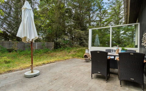Freda - 100M to the Fjord: Tag, Hus, Land Lot, Hjem, Sommerhus, Estate, Garden Bygninger, Skygge, Bjælkehytte, Landscaping