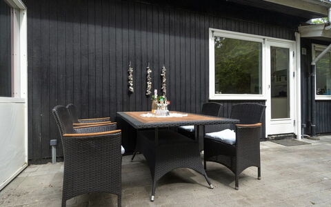 Freda - 100M to the Fjord: Tag, Hus, Land Lot, Hjem, Sommerhus, Estate, Garden Bygninger, Skygge, Bjælkehytte, Landscaping