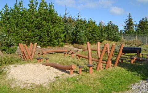 Roulf - 1.1Km from the Sea: Tag, Hjem, Hus, Sidespor, Sommerhus, Kompositmateriale, Dør, Skydevindue, Estate, Skorsten